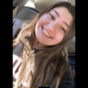 Meet your Posher, Alyssa